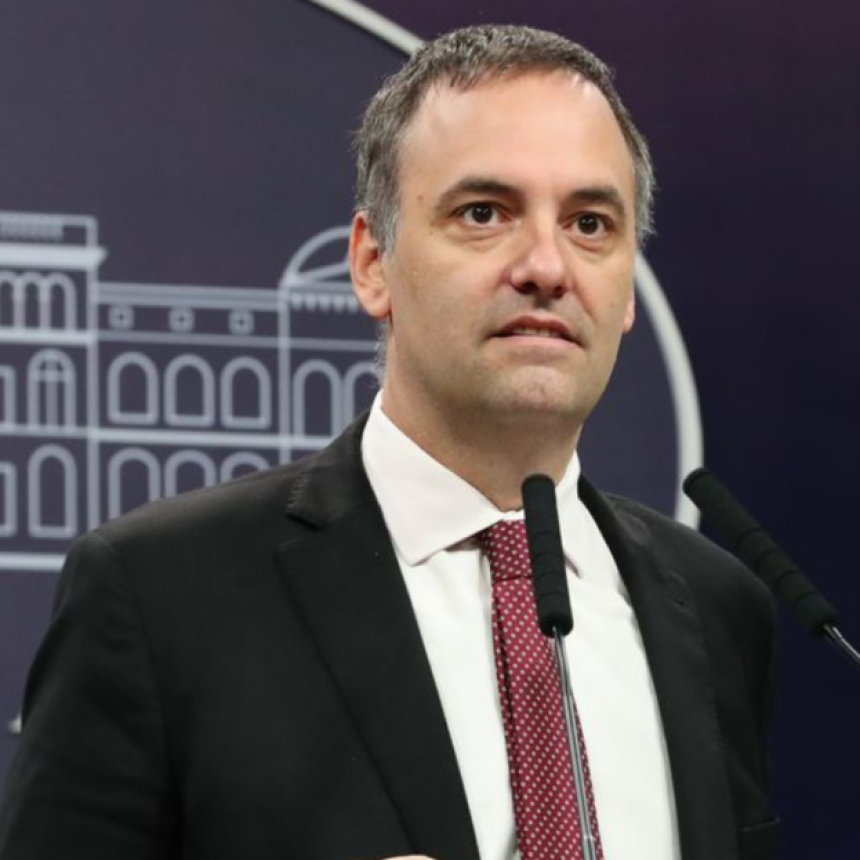El Cuento Del Pendrive Convirti&oacute; A Adorni En El Pol&iacute;tico M&aacute;s Mencionado De Las Redes