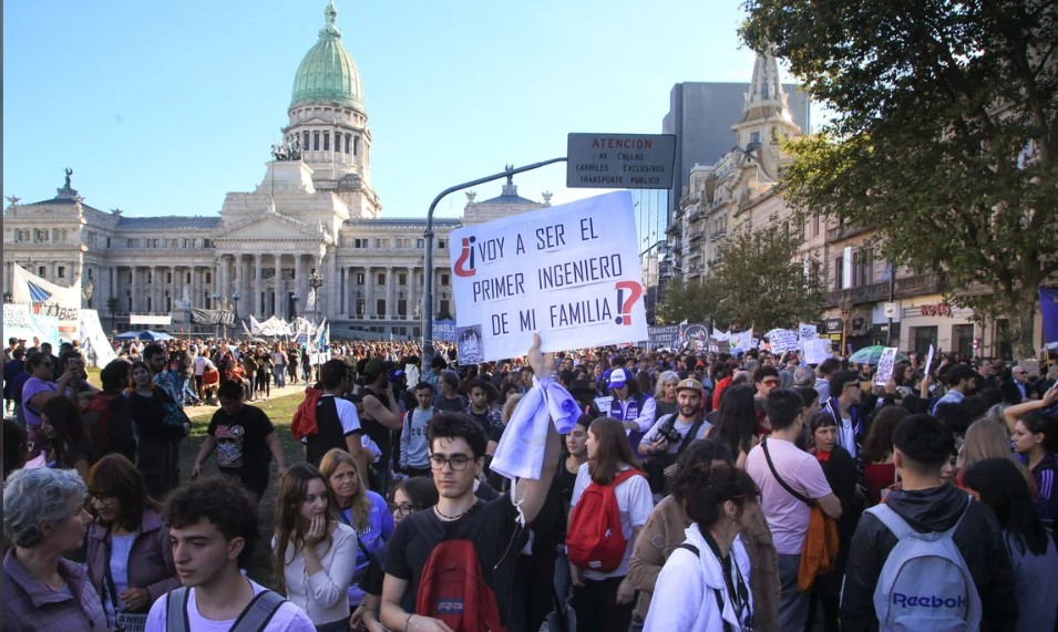 Marcha Federal: Docentes, No Docentes, Autoridades Y Estudiantes Se Movilizan Hoy En 