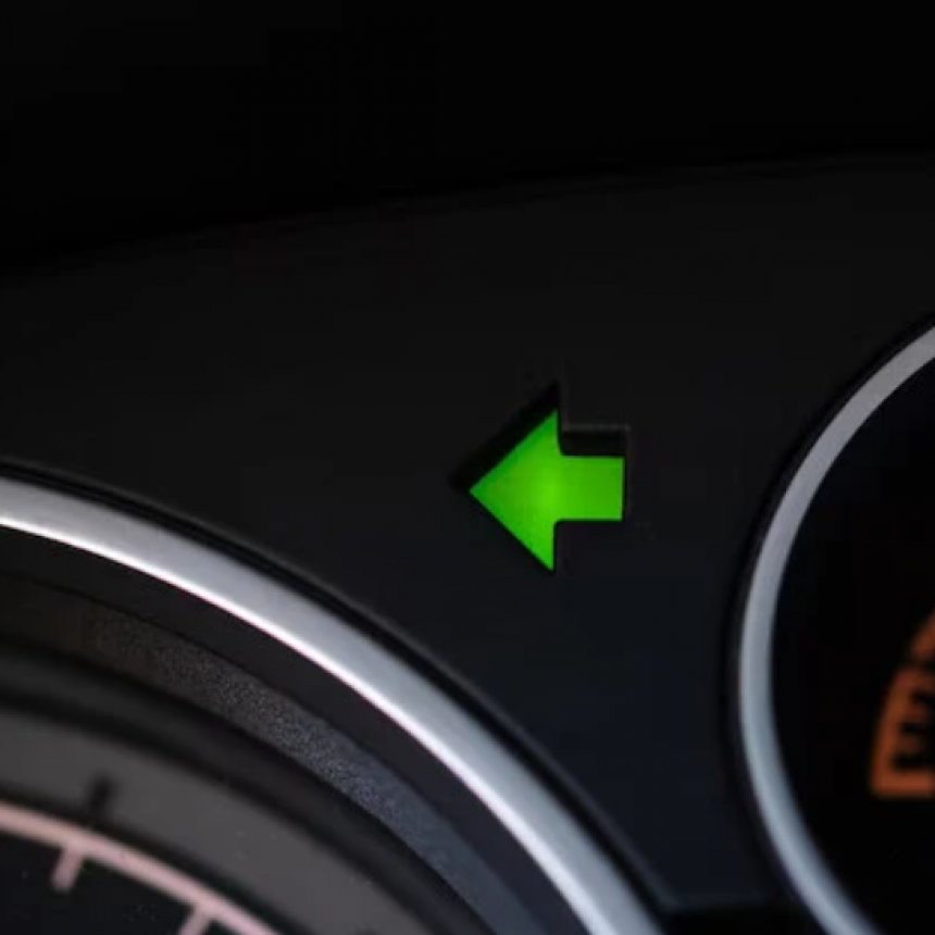 Comunicación Al Volante: 7 De 10 Conductores Admiten Señalizar Correctamente Sus Maniobras