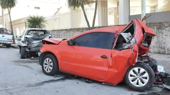 Mar Del Plata: Alcoholizada, Chocó Cuatro Autos Y Les Dejó Notitas En Los Parabrisas