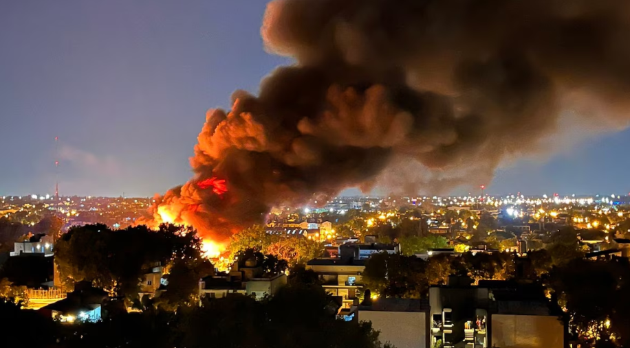 Conmoción En San Fernando Por La Violenta Explosión Y El Incendio De Un Depósito