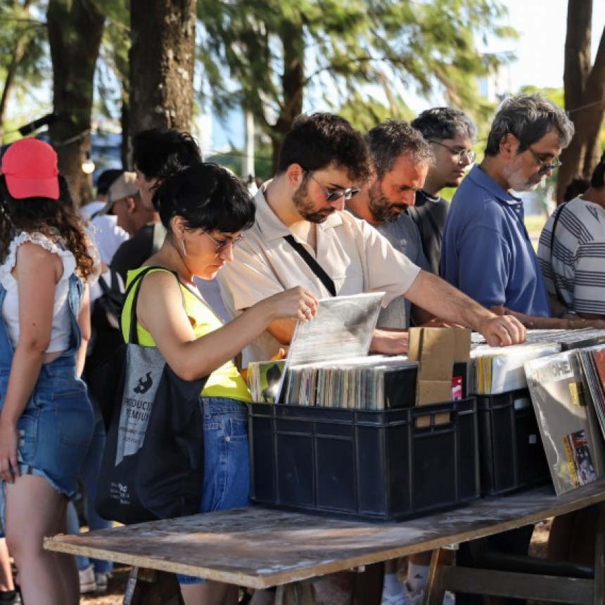 La Cultura Retro Y La Música Se Apoderan De La Costa De Vicente López 