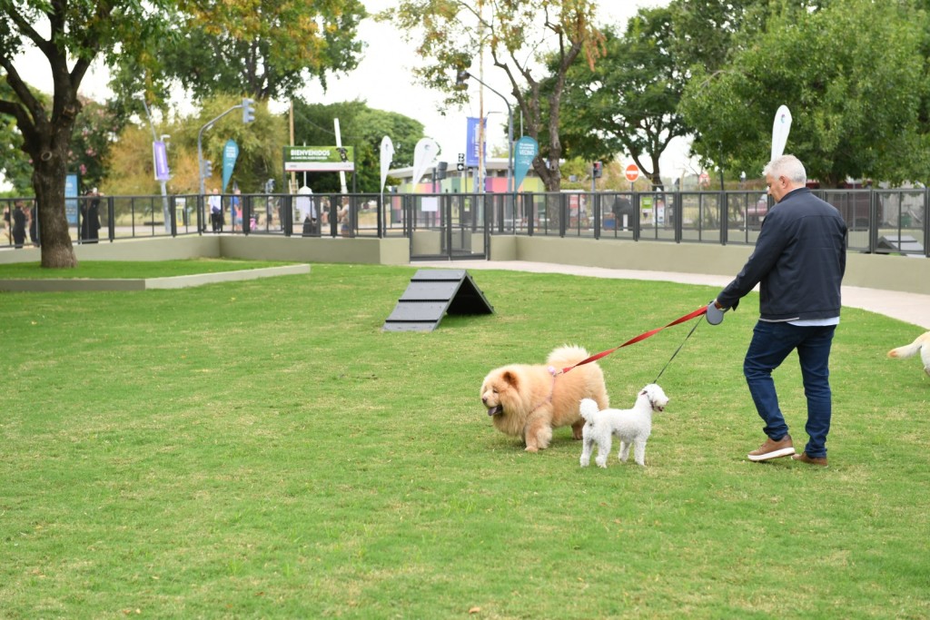  Vicente L&oacute;pez Inaugur&oacute; El Nuevo Canil Del Paseo De La Costa Junto A Nestl&eacute; Purina