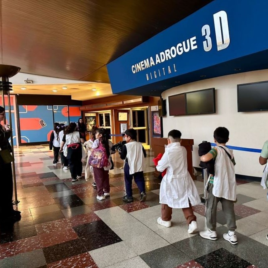 M&aacute;s De 220 Chicos De Escuelas De Solano, Calzada Y San Jos&eacute; Fueron Por Primera Vez Al Cine