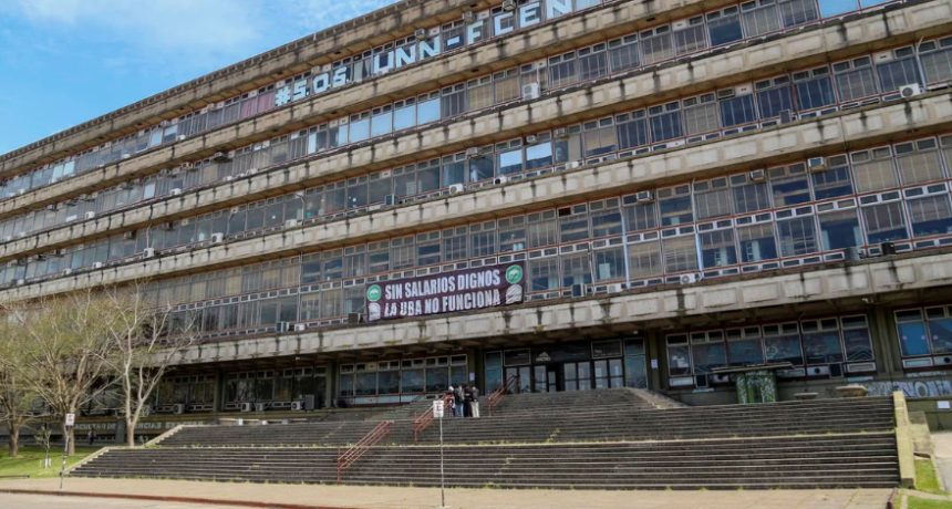 Paro Del Personal Docente Y No Docente De La Uba Por Comunicado De Capital Humano