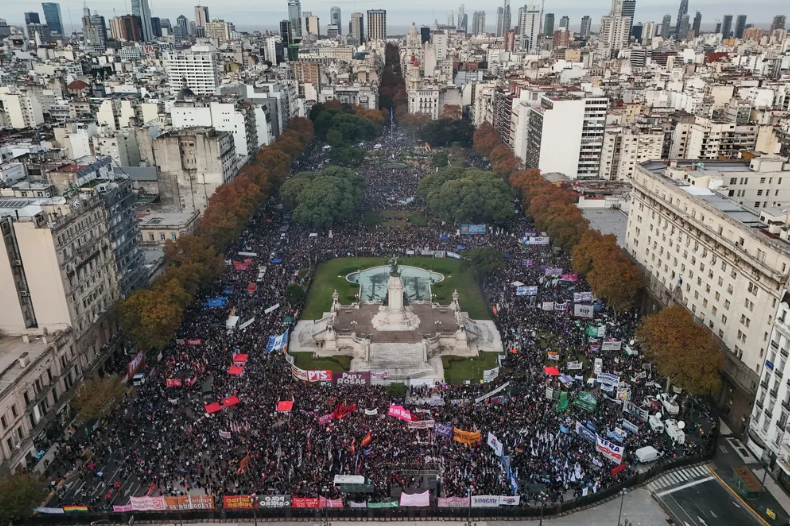 "Vivas, Libres Y Desendeudadas Nos Queremos", Un Grito Multitudinario En Todo El Pa&iacute;s