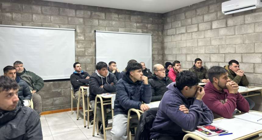 Comenz&oacute; El Curso De Electricista Industrial En El Centro Universitario De Chaves