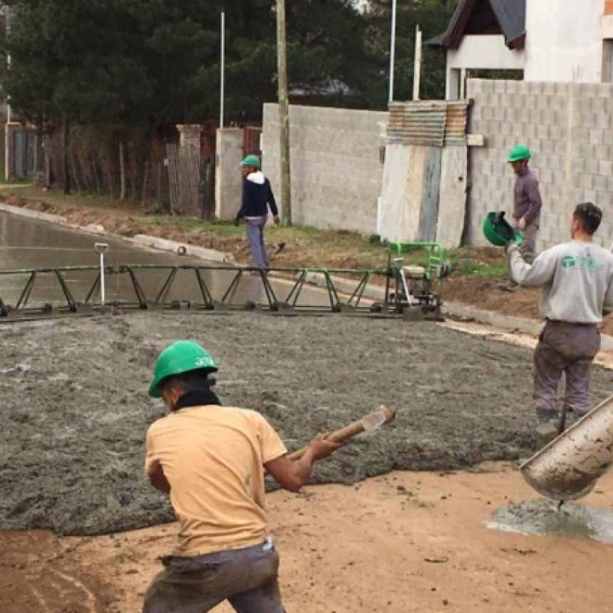 En Tandil Se Trabaja En Pavimentación Y Construcción De Cordón Cuneta En Diferentes Zonas De La Ciudad