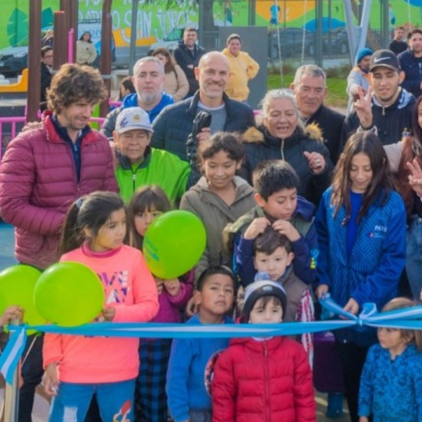 Juan Andreotti Inauguró La Renovación De Dos Plazas En El Barrio San Jorge