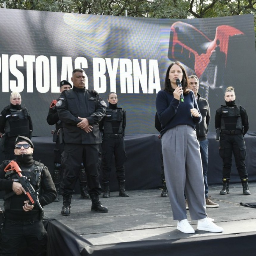 Soledad Martínez Anunció La Incorporación De Las Nuevas Armas De Munición No Letal Para La Patrulla De Vicente López