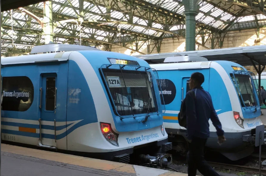 Los Trenes Circulan A 30 Km/H Por Una Medida De Fuerza De Maquinistas: Hay Demoras En Todas Las Líneas