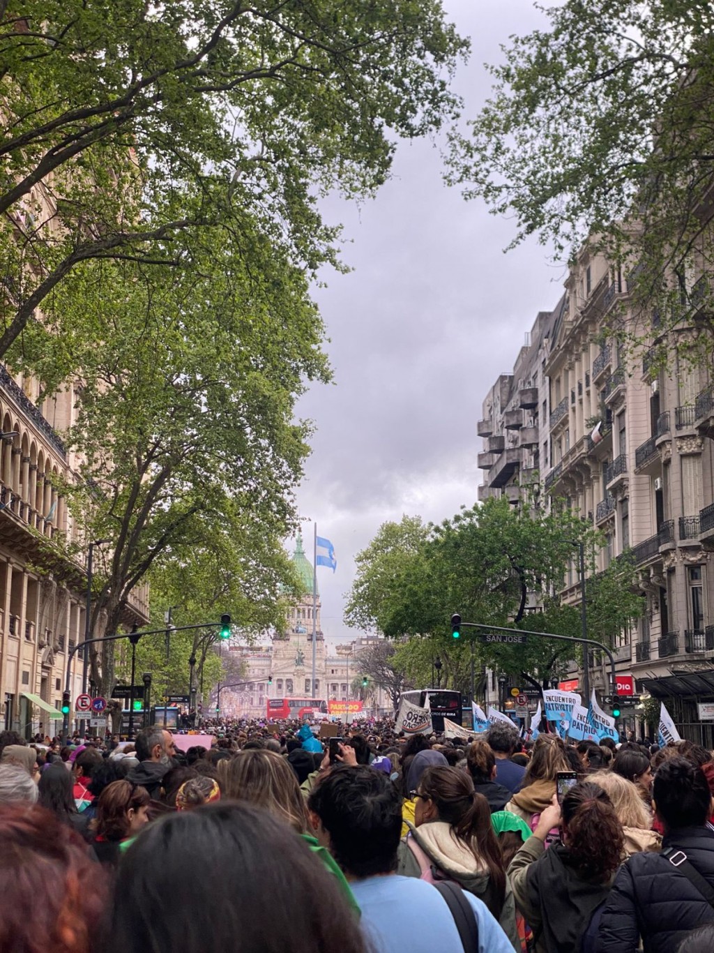   Miles De Personas Marcharon Al Congreso Para Pedir Justicia Por Las Tres Jóvenes Asesinadas