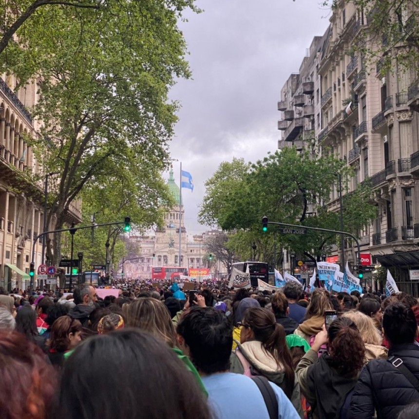   Miles De Personas Marcharon Al Congreso Para Pedir Justicia Por Las Tres Jóvenes Asesinadas