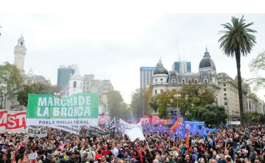 Marcha De La Bronca: La Izquierda Se Moviliz&oacute; Contra Milei Y Reclam&oacute; Un Nuevo Paro General