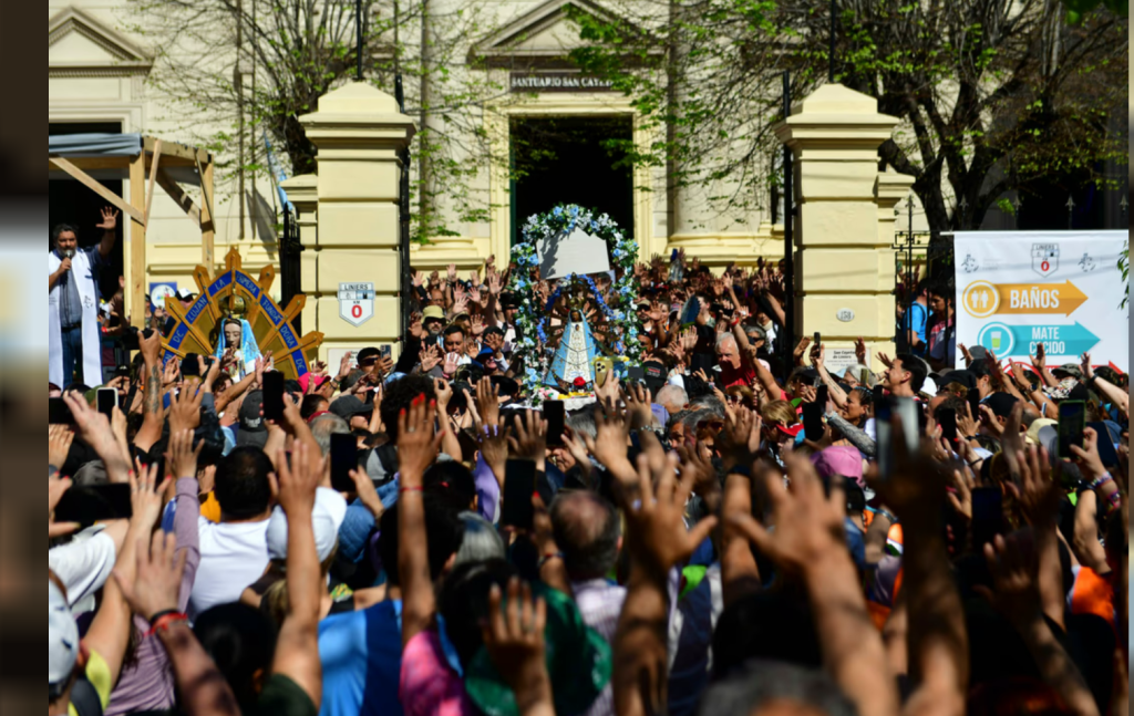 Se Realiza La 52&ordf; Peregrinaci&oacute;n A Luj&aacute;n: Ser&iacute;a Una De Las M&aacute;s Convocantes De La Historia